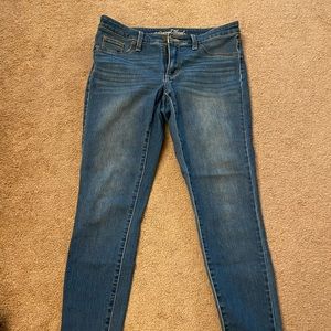 Universal Thread Mid Rise Jegging